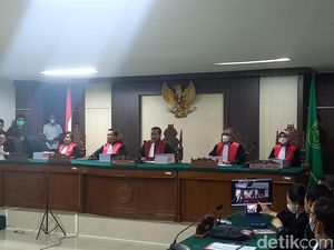 Eks Perwira TNI AD Terdakwa Pelanggaran HAM Berat Paniai Tak Ditahan Eks Perwira TNI AD Terdakwa Pelanggaran HAM Berat Paniai Tak Ditahan