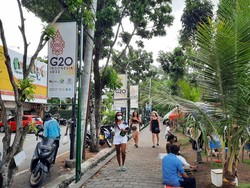 Terpopuler: Canggu Begitu Nyaman, Tidur Bikinian di Pantai pun Aman