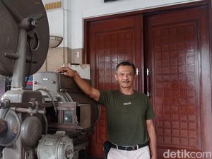 Cerita sang Penjaga Bioskop Legendaris di Bandung Cerita sang Penjaga Bioskop Legendaris di Bandung