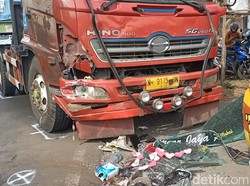 Tiga Kendaraan Tabrakan di Probolinggo, Seorang Pemotor Tewas