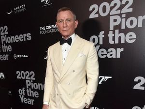Daniel Craig Balik Jadi James Bond Tapi Cuma Sehari Daniel Craig Balik Jadi James Bond Tapi Cuma Sehari