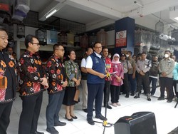 Cek Penyaluran Pangan Murah, Anies: Tekanan Ekonomi Warga Besar, Biaya Naik