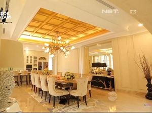 Mewah Banget! Dapur Andre Taulany Ini Berlapis Emas 22 Karat