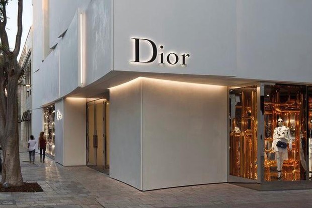 Dior merupakan salah satu luxury brand asal Perancis