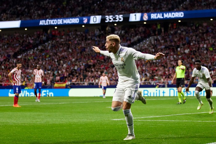 MADRID, SPAIN - SEPTEMBER 14: Fede Valverde of Real Madrid CF celebrates after scoring his teams first goal during the UEFA Champions League group F match between Real Madrid and RB Leipzig at Estadio Santiago Bernabeu on September 14, 2022 in Madrid, Spain. (Photo by Berengui/DeFodi Images via Getty Images)
