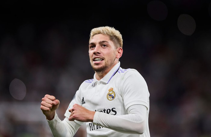 Federico Valverde MADRID, SPAIN - SEPTEMBER 14: Fede Valverde of Real Madrid CF celebrates after scoring his teams first goal during the UEFA Champions League group F match between Real Madrid and RB Leipzig at Estadio Santiago Bernabeu on September 14, 2022 in Madrid, Spain. (Photo by Berengui/DeFodi Images via Getty Images)