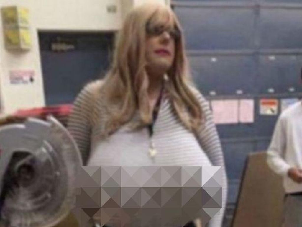 Guru Transgender yang Punya Payudara Jumbo Viral, Sekolah Didemo Massa