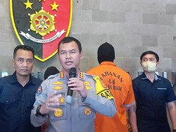 Geger Video Mesum Sejoli Berpakaian Adat Bali di dalam Mobil