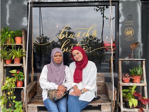 Viral Anak Bertemu Ibu Kandung yang Terpisah 20 Tahun, Dibesarkan Ayah Angkat Viral Anak Bertemu Ibu Kandung yang Terpisah 20 Tahun, Dibesarkan Ayah Angkat