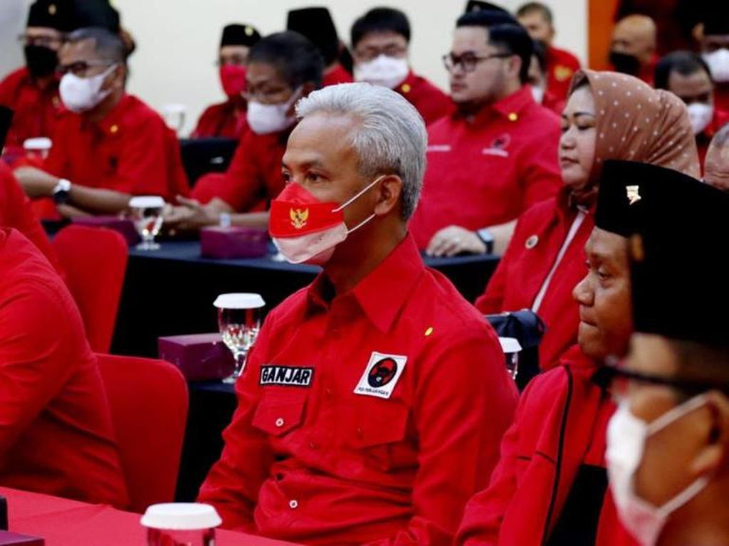 Lambang Banteng di Dada, Ganjar Hadiri Koordinasi Kepala Daerah PDIP