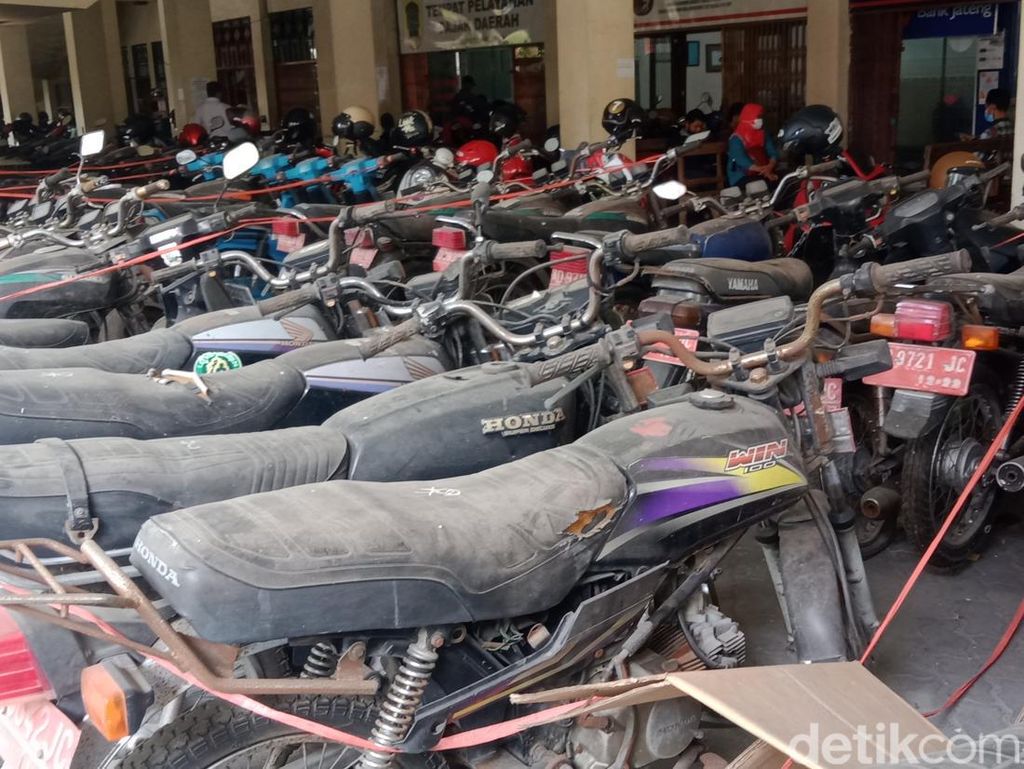 Pemkab Klaten Lelang Seratusan Kendaraan Dinas, Ini Syarat dan Caranya Pemkab Klaten Lelang Seratusan Kendaraan Dinas, Ini Syarat dan Caranya