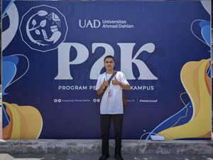 Cerita Hidayat, Mahasiswa Termuda UAD yang Usianya Masih 15 Tahun Cerita Hidayat, Mahasiswa Termuda UAD yang Usianya Masih 15 Tahun