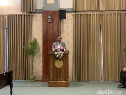 Hadiri Wisuda Anak di FK Unair, Mahfud Md Bicara Pemerataan Dokter di Indonesia