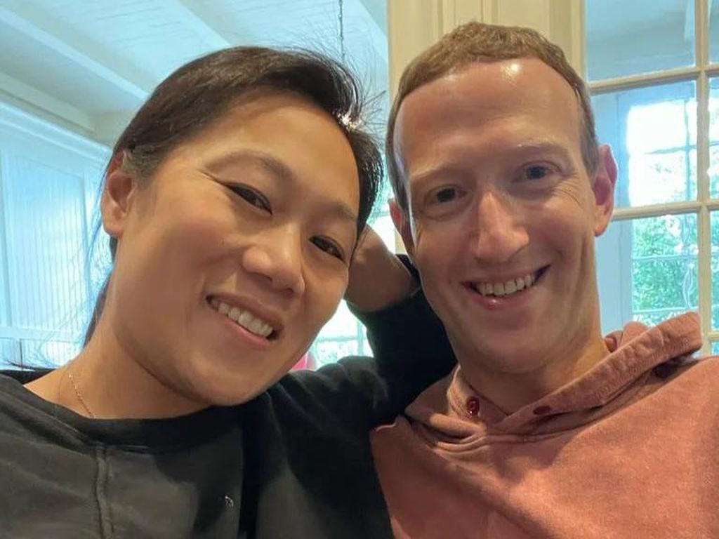 Ekspresi Bahagia Mark Zuckerberg Umumkan Istri Hamil Anak Ketiga