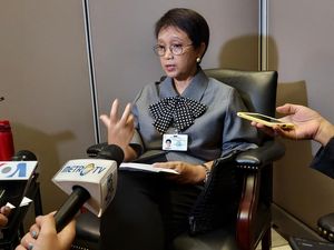 Menlu Retno Dukung Mochtar Kusumaatmadja Jadi Pahlawan Nasional Menlu Retno Dukung Mochtar Kusumaatmadja Jadi Pahlawan Nasional
