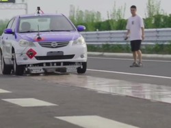 Melesat Bak Kereta Peluru! China Uji Coba Mobil Melayang, Bisa Ngebut 230 Km/jam