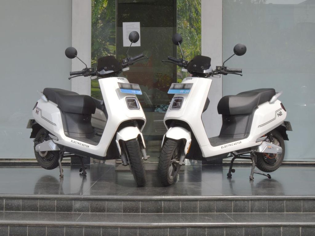 Viar Luncurkan Motor Listrik Baru, Harga Mulai Rp 25 Jutaan Viar Luncurkan Motor Listrik Baru, Harga Mulai Rp 25 Jutaan