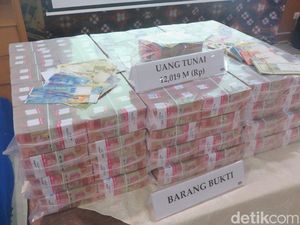 Duit Miliaran-Tas Mewah Barang Bukti Kasus Pajak Rugikan Negara Nyaris Rp 100 M Duit Miliaran-Tas Mewah Barang Bukti Kasus Pajak Rugikan Negara Nyaris Rp 100 M