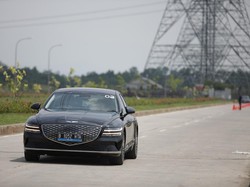 Paspampres Mulai Latihan Nyetir Mobil Listrik