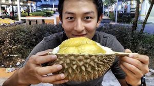 Penggemar Durian, Rio Haryanto Rela ke Singapura Demi Makan Durian