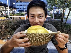 Penggemar Durian, Rio Haryanto Rela ke Singapura Demi Makan Durian Penggemar Durian, Rio Haryanto Rela ke Singapura Demi Makan Durian