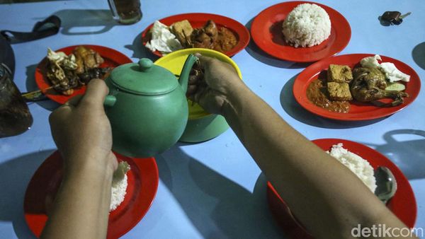 Perhatian! Jangan Diminum, Teko Ini untuk Cuci Tangan