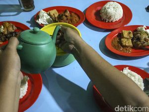 Perhatian! Jangan Diminum, Teko Ini untuk Cuci Tangan