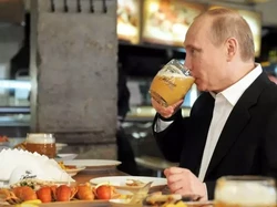 Doyan Porsi Besar! Ini 7 Kebiasaan Makan Vladimir Putin yang Unik