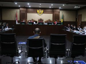Perjalanan Kasus Korupsi Minyak Goreng Hingga 5 Terdakwa Divonis Ringan Perjalanan Kasus Korupsi Minyak Goreng Hingga 5 Terdakwa Divonis Ringan