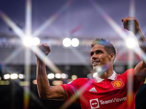 Nasib Varane di MU, Bertahan dengan Gaji Kecil Atau Pindah Nasib Varane di MU, Bertahan dengan Gaji Kecil Atau Pindah