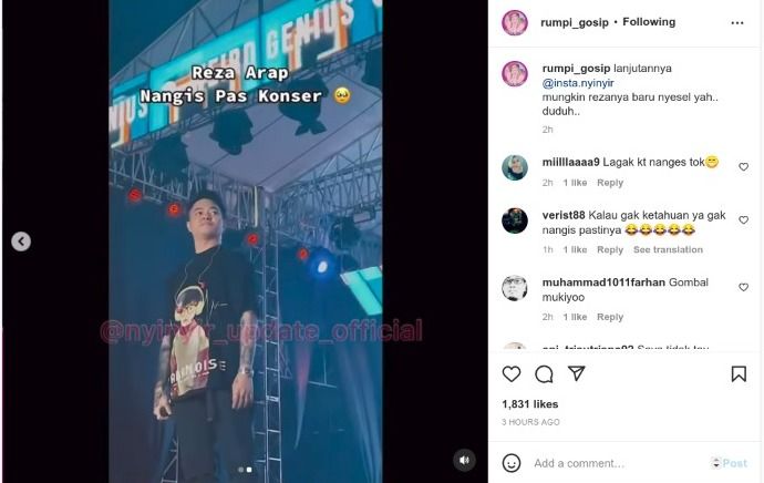 Ekspresi Reza Arap yang menangis di konser.