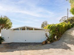 Rumah Emma Stone di Malibu Ini Dijual Rp 64 M Saja, Minat?