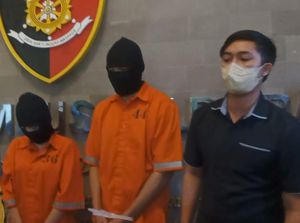 Sejoli Rekam Sendiri Video Mesum, HP Ditempel di Kaca Mobil Sejoli Rekam Sendiri Video Mesum, HP Ditempel di Kaca Mobil