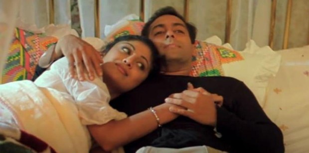 Tangkapan layar trailer Hum Tumhare Hain Sanam/Youtube/Venus Movie Tangkapan layar trailer Hum Tumhare Hain Sanam/Youtube/Venus Movie