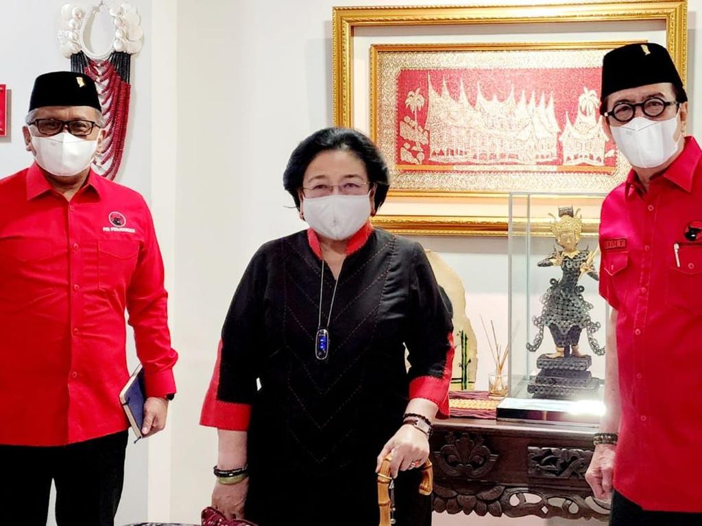 Tiba di Sekolah PDIP, Megawati Beri Arahan Tertutup ke Kepala Daerah Tiba di Sekolah PDIP, Megawati Beri Arahan Tertutup ke Kepala Daerah