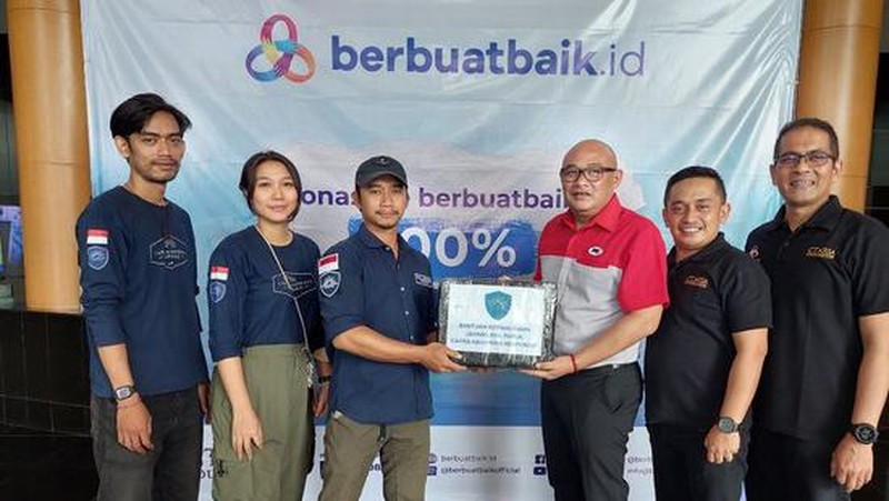 Tim berbuatbaik.id dan JNE Dukung Penyaluran Donasi Cakra Abhipraya ke Papua