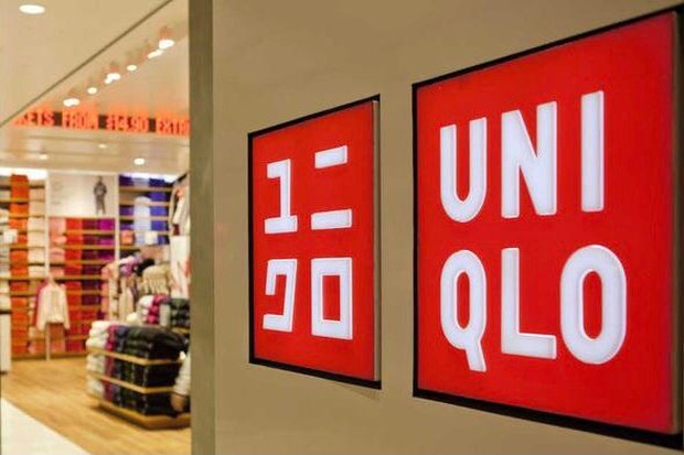 Uniqlo Uniqlo merupakan fashion brand asal Jepang