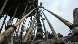 Ada Ritual Cuci Tengkorak di Rumah Adat Sibujit