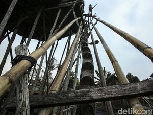 Ada Ritual Cuci Tengkorak di Rumah Adat Sibujit