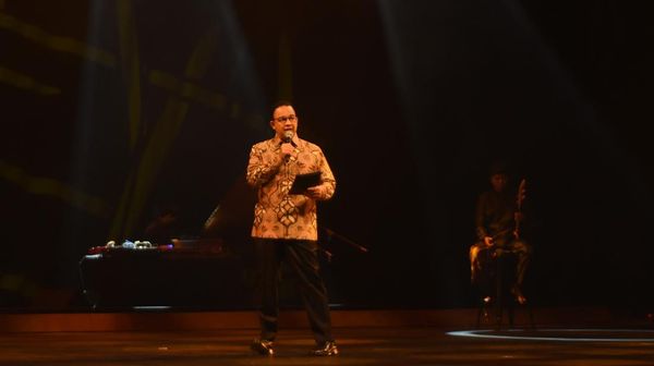 Aksi Anies Baswedan Bacakan Puisi WS Rendra