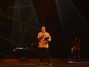 Aksi Anies Baswedan Bacakan Puisi WS Rendra Aksi Anies Baswedan Bacakan Puisi WS Rendra