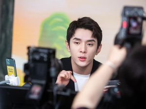 Heboh Influencer Raja Lipstik Muncul Lagi Usai Hilang Misterius