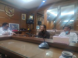 Datangi KLHK, WALHI-Bendesa Intaran Suarakan Tolak LNG di Kawasan Mangrove