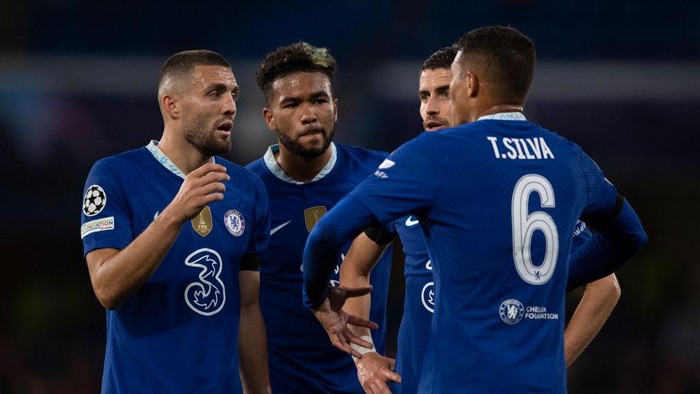 LONDON, ENGLAND - SEPTEMBER 14:  From left: Mateo Kovacic, Reece James, Jorginho and Thiago Silva of Chelsea during the UEFA Champions League group E match between Chelsea FC and FC Salzburg at Stamford Bridge on September 14, 2022 in London, England. (Photo Visionhaus/Getty Images)