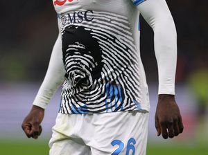 Napoli Dilarang Pakai Gambar Diego Maradona Lagi di Jersey Napoli Dilarang Pakai Gambar Diego Maradona Lagi di Jersey