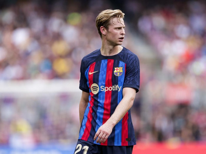 BARCELONA, SPAIN - SEPTEMBER 17: Frenkie de Jong of FC Barcelona during the La Liga Santander  match between FC Barcelona v  Elche at the Spotify Camp Nou on September 17, 2022 in Barcelona Spain (Photo by David S. Bustamante/Soccrates/Getty Images)