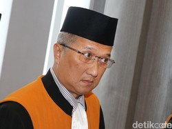 Eks Ketua MA Minta Hakim Tak Lagi Dipanggil Yang Mulia