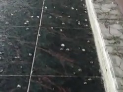 Hujan Es Disertai Angin Kencang Terjadi di Colomadu Karanganyar