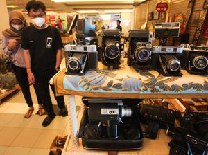 Melihat Barang-barang Antik di Indonesia Vintage Festival