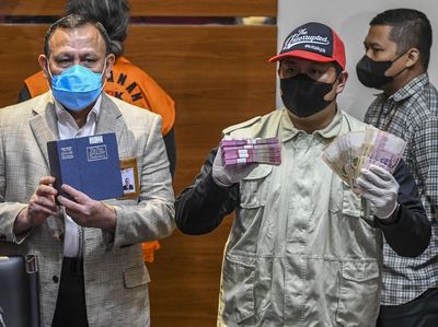 Penampakan Uang Hasil OTT di Mahkamah Agung